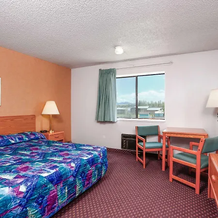 Travelodge By Wyndham Deer Lodge Montana Exterior foto