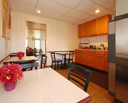 Travelodge By Wyndham Deer Lodge Montana 